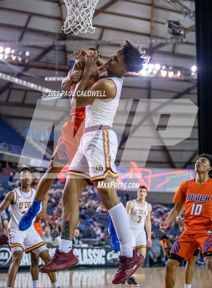 Thumbnail 2 in Rainier Beach vs. O'Dea (WIAA 3A Semifinal)  photogallery.