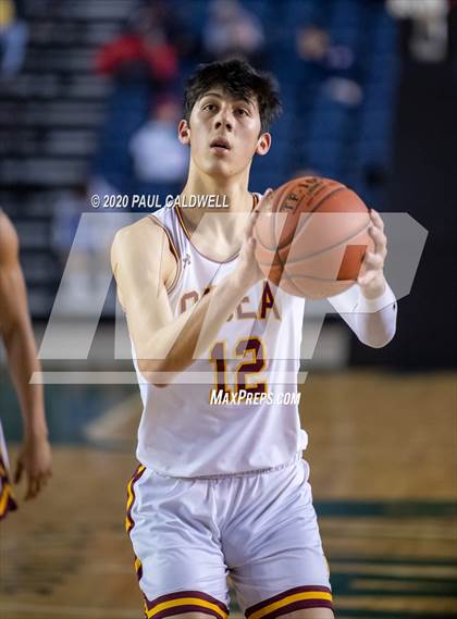 Thumbnail 3 in Rainier Beach vs. O'Dea (WIAA 3A Semifinal)  photogallery.