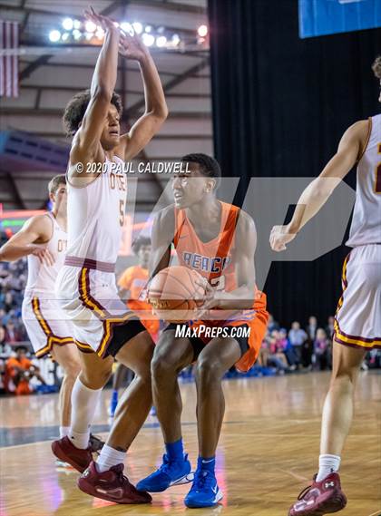 Thumbnail 3 in Rainier Beach vs. O'Dea (WIAA 3A Semifinal)  photogallery.