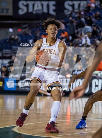 Thumbnail 1 in Rainier Beach vs. O'Dea (WIAA 3A Semifinal)  photogallery.