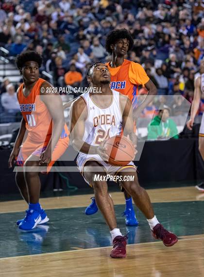 Thumbnail 3 in Rainier Beach vs. O'Dea (WIAA 3A Semifinal)  photogallery.