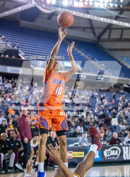 Thumbnail 1 in Rainier Beach vs. O'Dea (WIAA 3A Semifinal)  photogallery.