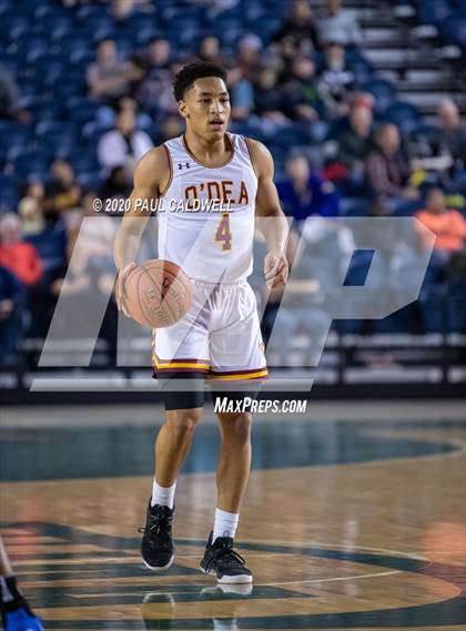 Thumbnail 2 in Rainier Beach vs. O'Dea (WIAA 3A Semifinal)  photogallery.