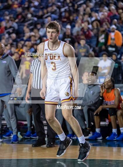Thumbnail 2 in Rainier Beach vs. O'Dea (WIAA 3A Semifinal)  photogallery.