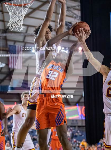 Thumbnail 2 in Rainier Beach vs. O'Dea (WIAA 3A Semifinal)  photogallery.
