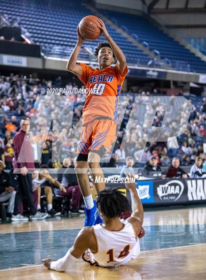Thumbnail 3 in Rainier Beach vs. O'Dea (WIAA 3A Semifinal)  photogallery.