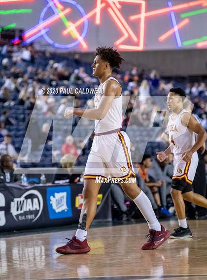 Thumbnail 1 in Rainier Beach vs. O'Dea (WIAA 3A Semifinal)  photogallery.