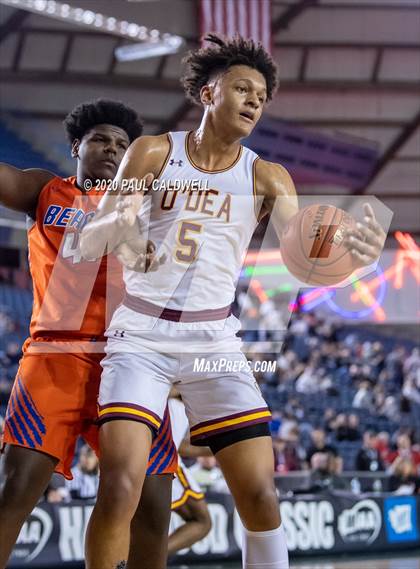 Thumbnail 1 in Rainier Beach vs. O'Dea (WIAA 3A Semifinal)  photogallery.