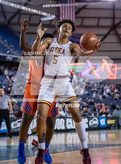 Thumbnail 3 in Rainier Beach vs. O'Dea (WIAA 3A Semifinal)  photogallery.
