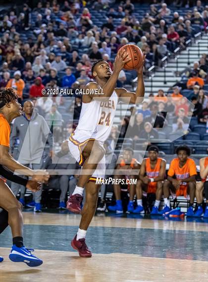 Thumbnail 1 in Rainier Beach vs. O'Dea (WIAA 3A Semifinal)  photogallery.