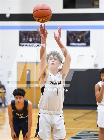 Thumbnail 2 in Williams Field vs. Sierra Linda (Valley Christian Boys Basketball Thanksgiving Tournament) photogallery.