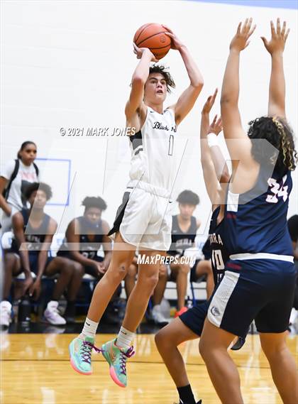 Thumbnail 1 in Williams Field vs. Sierra Linda (Valley Christian Boys Basketball Thanksgiving Tournament) photogallery.