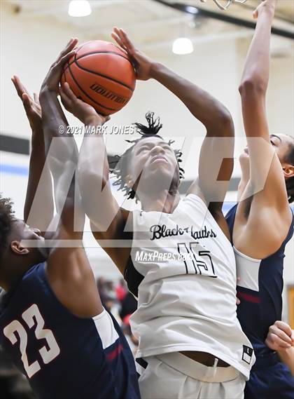 Thumbnail 1 in Williams Field vs. Sierra Linda (Valley Christian Boys Basketball Thanksgiving Tournament) photogallery.