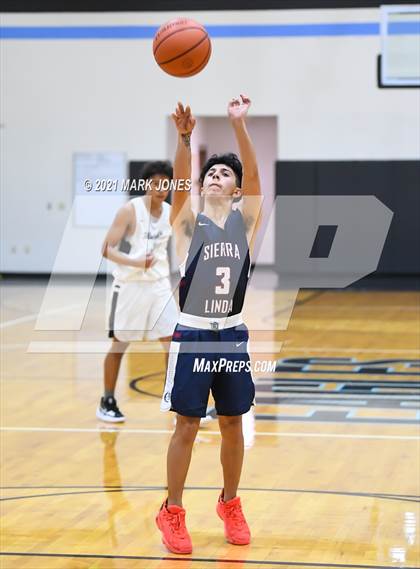 Thumbnail 1 in Williams Field vs. Sierra Linda (Valley Christian Boys Basketball Thanksgiving Tournament) photogallery.