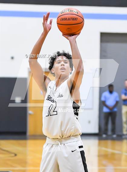 Thumbnail 2 in Williams Field vs. Sierra Linda (Valley Christian Boys Basketball Thanksgiving Tournament) photogallery.
