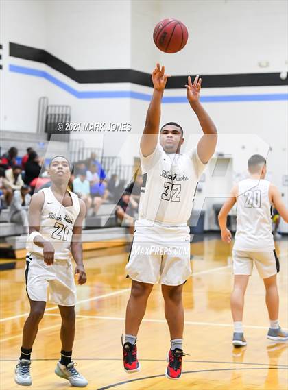 Thumbnail 2 in Williams Field vs. Sierra Linda (Valley Christian Boys Basketball Thanksgiving Tournament) photogallery.