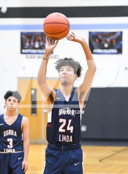 Thumbnail 1 in Williams Field vs. Sierra Linda (Valley Christian Boys Basketball Thanksgiving Tournament) photogallery.
