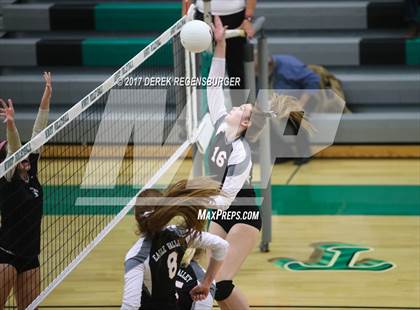 Thumbnail 3 in Eagle Valley vs. Canon City (CHSAA 4A Region 4 Playoff) photogallery.