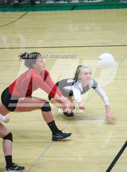 Thumbnail 3 in Eagle Valley vs. Canon City (CHSAA 4A Region 4 Playoff) photogallery.