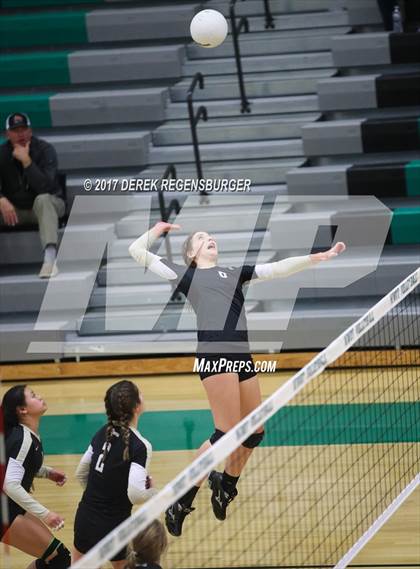 Thumbnail 3 in Eagle Valley vs. Canon City (CHSAA 4A Region 4 Playoff) photogallery.