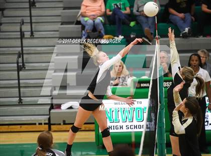 Thumbnail 2 in Eagle Valley vs. Canon City (CHSAA 4A Region 4 Playoff) photogallery.
