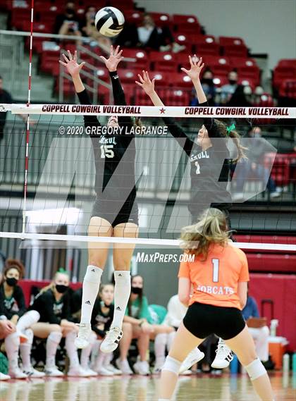 Thumbnail 2 in Carroll vs. Byron Nelson (UIL 6A Region I Quarterfinal) photogallery.