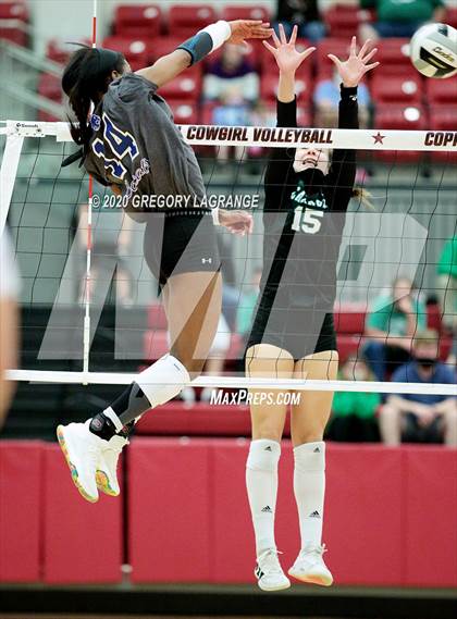 Thumbnail 2 in Carroll vs. Byron Nelson (UIL 6A Region I Quarterfinal) photogallery.