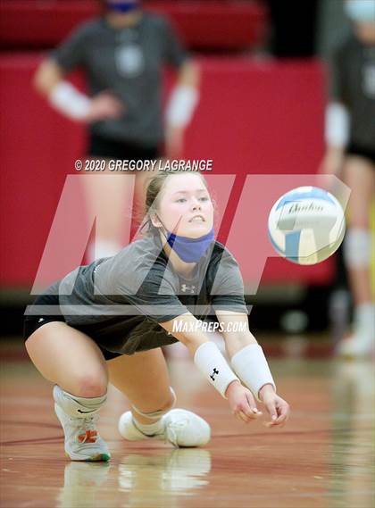 Thumbnail 3 in Carroll vs. Byron Nelson (UIL 6A Region I Quarterfinal) photogallery.