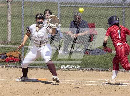 Thumbnail 3 in Sullivan @ LeRoy photogallery.