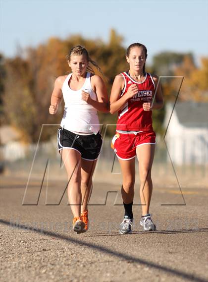 Thumbnail 1 in 3A D3 District Meet photogallery.