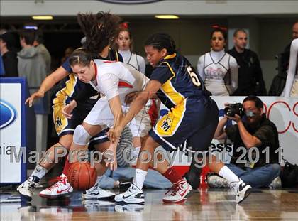 Thumbnail 1 in Mater Dei vs. Santa Monica (CIF SS Playoffs) photogallery.
