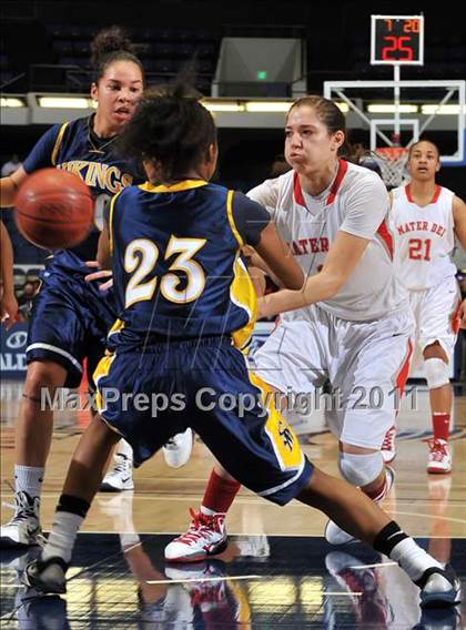 Thumbnail 3 in Mater Dei vs. Santa Monica (CIF SS Playoffs) photogallery.