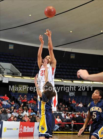 Thumbnail 3 in Mater Dei vs. Santa Monica (CIF SS Playoffs) photogallery.