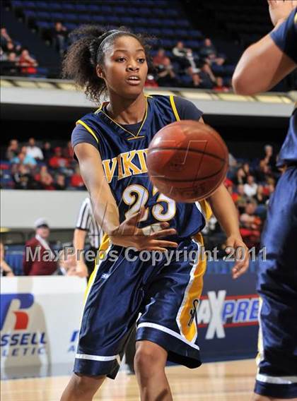 Thumbnail 1 in Mater Dei vs. Santa Monica (CIF SS Playoffs) photogallery.
