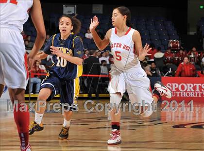 Thumbnail 2 in Mater Dei vs. Santa Monica (CIF SS Playoffs) photogallery.