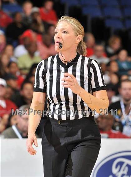 Thumbnail 2 in Mater Dei vs. Santa Monica (CIF SS Playoffs) photogallery.