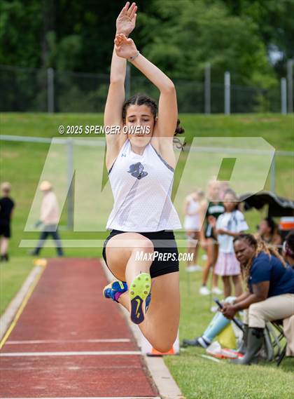 Thumbnail 2 in NCISAA D1 State Championships photogallery.
