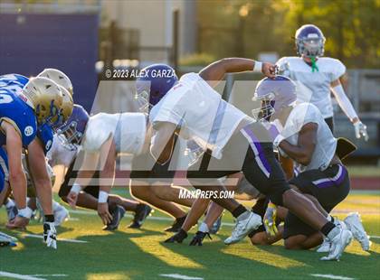 Thumbnail 3 in Warren @ Alamo Heights (Scrimmage) photogallery.