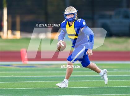 Thumbnail 3 in Warren @ Alamo Heights (Scrimmage) photogallery.