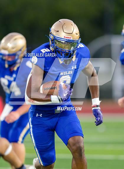 Thumbnail 3 in Warren @ Alamo Heights (Scrimmage) photogallery.