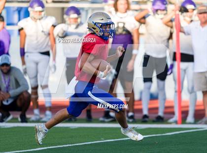 Thumbnail 3 in Warren @ Alamo Heights (Scrimmage) photogallery.