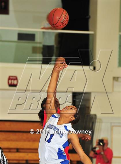 Thumbnail 2 in Windward vs Etiwanda  (CIF SS D1AA Final) photogallery.