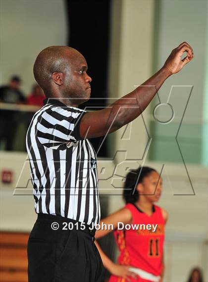 Thumbnail 3 in Windward vs Etiwanda  (CIF SS D1AA Final) photogallery.