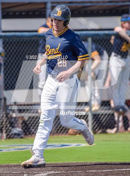 Thumbnail 2 in Santa Barbara vs. Bend (Coach Bob Invitational) photogallery.