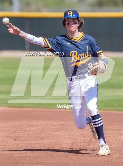 Thumbnail 2 in Santa Barbara vs. Bend (Coach Bob Invitational) photogallery.