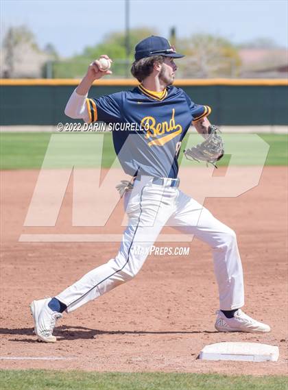 Thumbnail 1 in Santa Barbara vs. Bend (Coach Bob Invitational) photogallery.