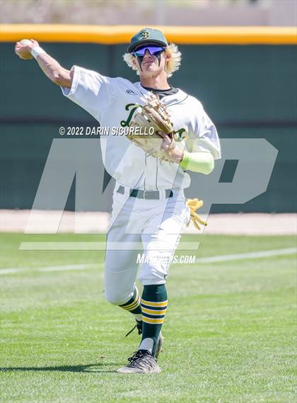 Thumbnail 2 in Santa Barbara vs. Bend (Coach Bob Invitational) photogallery.