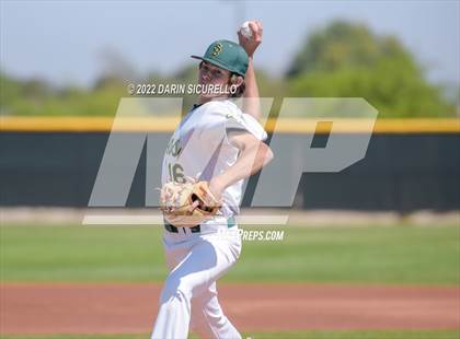 Thumbnail 2 in Santa Barbara vs. Bend (Coach Bob Invitational) photogallery.