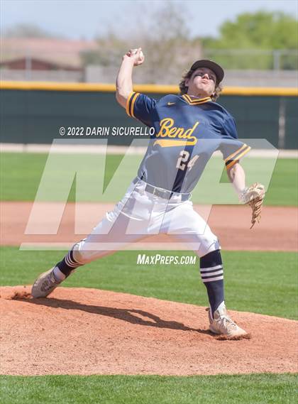 Thumbnail 2 in Santa Barbara vs. Bend (Coach Bob Invitational) photogallery.
