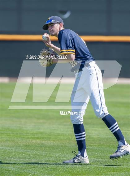 Thumbnail 3 in Santa Barbara vs. Bend (Coach Bob Invitational) photogallery.